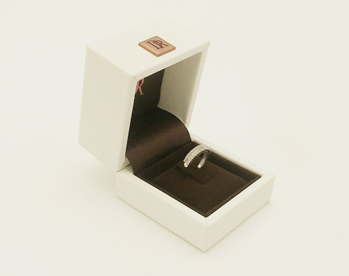 Caja de regalo de encargo de la ayuda de lujo exquisita blanca pura de Ring Jewelry Box Velvet Lining
