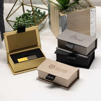 Regalo cosmético reciclado papel rosado de lujo de encargo de los productos del skincare del perfume del logotipo de la impresión que empaqueta la caja de aceite esencial
