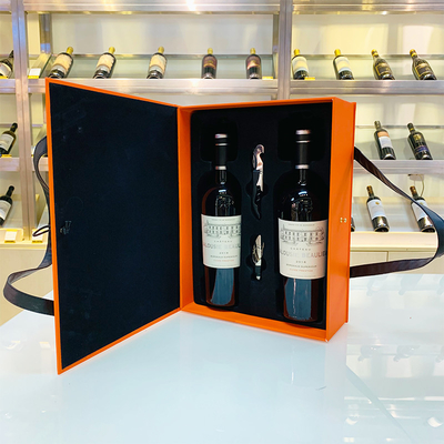 La maleta de cuero de encargo formó la caja de regalo de lujo del embalaje del vino tinto con la manija que llevaba